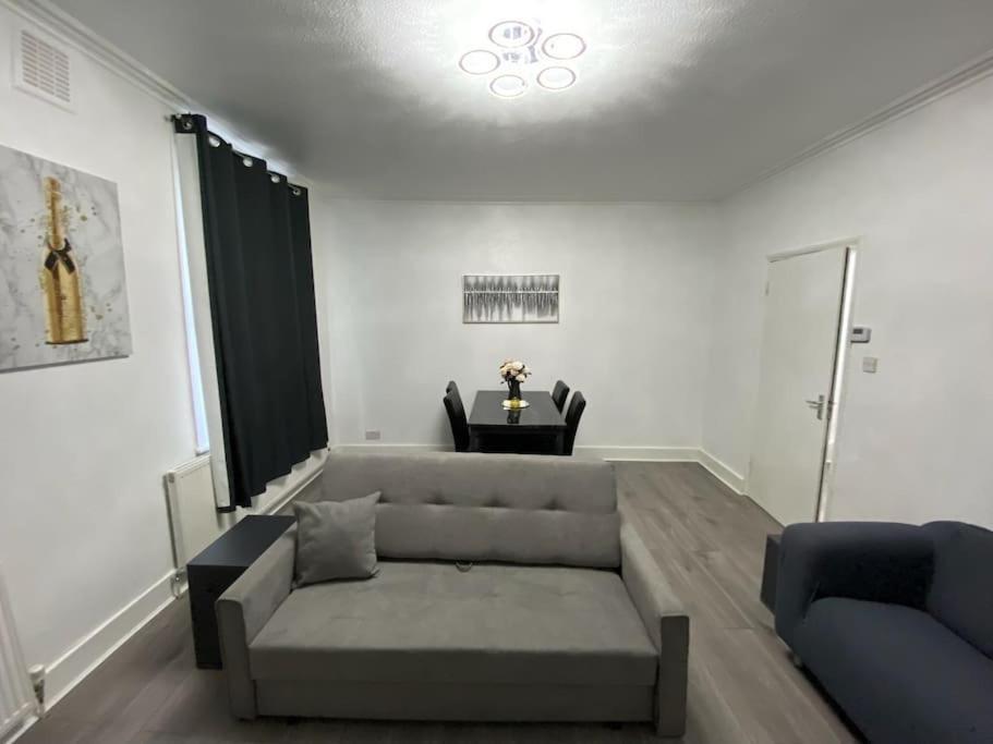 2 Bedroom Flat In ロンドン エクステリア 写真